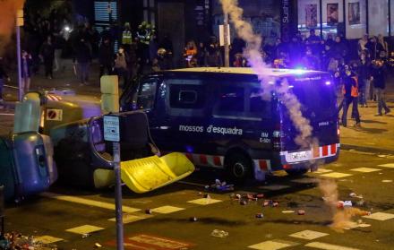 El incidente dejó 58 heridos leves y dos policías graves.