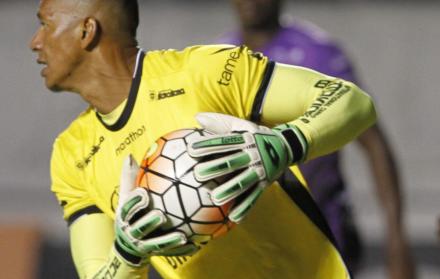 Adrián Bone reemplazará a Esteban Dreer en el partido de Emelec ante Mushuc Runa.