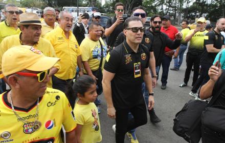 Alfaro agradeció a los socios en su llegada y estadía en el Monumental.
