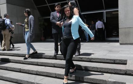 Diligencia. Paulina Recalde, de la encuestadora Perfiles de Opinión, acudió ayer a la Fiscalía a dar su versión.