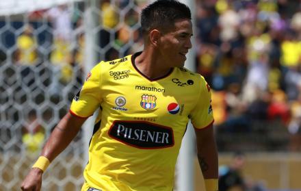 El futbolista Washington Vera jugará hasta el fin de año en El Nacional.