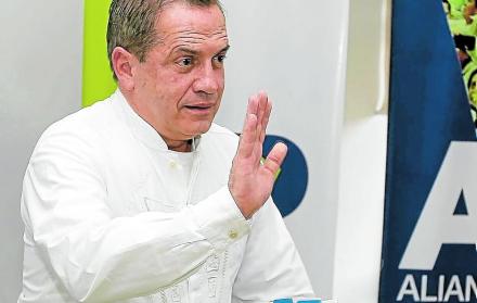 Función. Ricardo Patiño fue hombre cercano a Rafael Correa como ministro de Economía, de Defensa y canciller.
