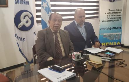 “Los jueces de la Corte deben declarar la inadmisibilidad”, dijo en una rueda de prensa en el Colegio de Periodistas del Guayas, en Guayaquil.