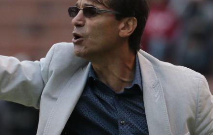 El entrenador lleva cinco años exitosos en el proyecto del Delfín, subió de la B a la A. Le ha tocado armar varias veces el equipo.