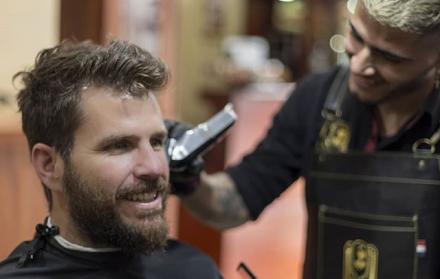Quique Sempere visita la barbería con frecuencia.