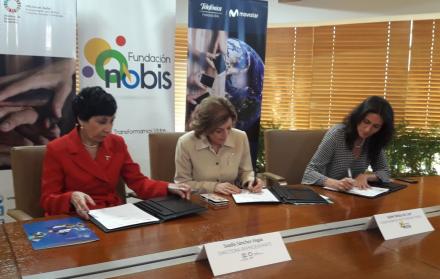 Representantes de la Unesco, Fundación Nobis y Fundación Telefónica Ecuador firmaron un convenio a favor de la educación.