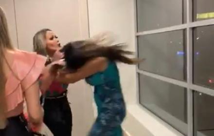 Un video en redes sociales mostró la agresión en un hotel de la ciudad. 