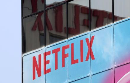 Netflix, empresa comercial de entretenimiento estadounidense