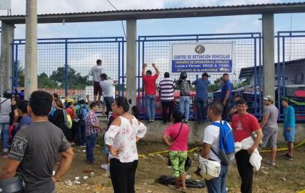 El jefe del Distrito Policial de Milagro, Maciel Ochoa, indicó que se están haciendo las pericias pertinentes a fin de esclarecer este acontecimiento y que, los dueños de las motos incendiadas, deberán tener paciencia para poder darles una respuesta favor