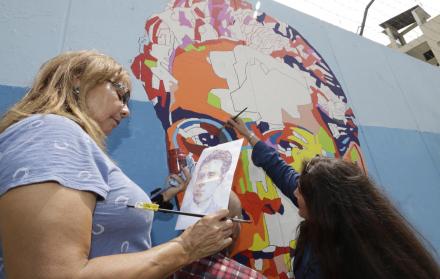Arte. En los exteriores de la Casa de la Cultura, en la calle Pedro Moncayo, se dio vida a “El alma en el muro”.