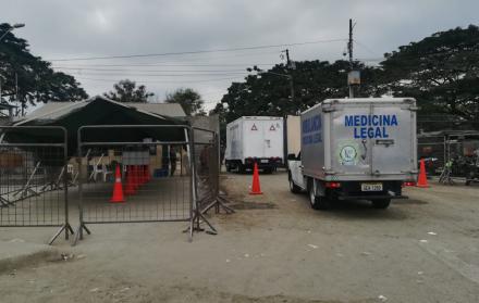 Llegaron equipos especializados de la Policía y una ambulancia de Medicina Legal.