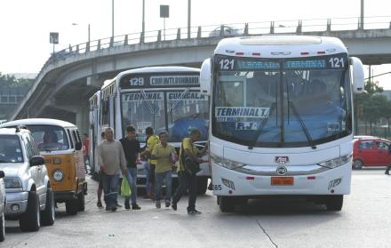 El ajuste a los precios del transporte se da, luego de la presión generada por el gremio de transporte.