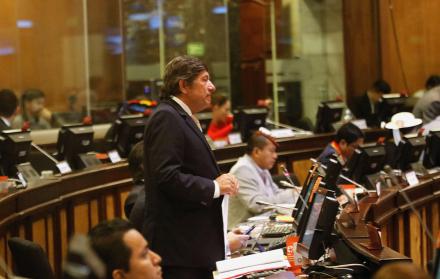 Socialcristianos. César Rohón anunció la posición de su bloque frente a la despenalización del aborto en casos de embarazo por violación: en contra. 