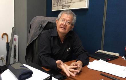 Johnny Burgos fue jefe de Patrimonio Arquitectónico del Municipio de Guayaquil, director del Proyecto de Guayaquil y director de Uso de Espacio de la Vía Pública de la ciudad.