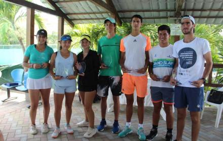 Ecuatorianos se coronaron campeones en el III Torneo Nacional en el Umiña.