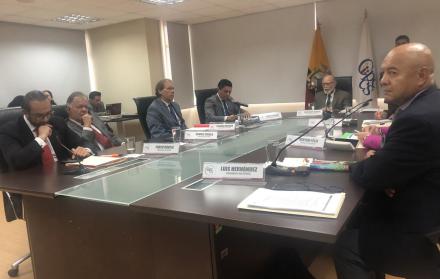 La votación estuvo matizada por las acusaciones en contra del candidato seleccionado por violencia de género.