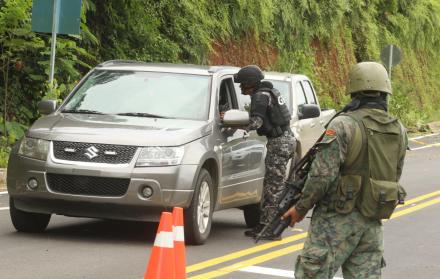 Romo indicó que “no solamente tenemos a las Fuerzas Armadas y a la Policía de Ecuador, sino también tenemos población”.