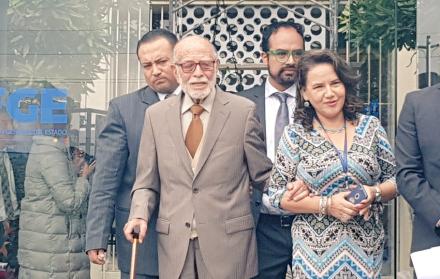 “El Consejo de la Judicatura (CJ) tiene que advertir a todos los jueces, tribunales y cortes del país que están bajo la vigilancia de ellos y que no pueden ser cómplices de los atracos a la riqueza del Ecuador”, expresó Trujillo.