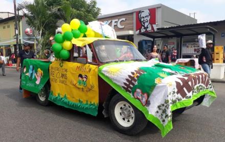 Imágenes del desfile realizado por las calles de la localidad. 