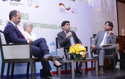 El segundo mandatario participó en el foro del Banco Interamericano de Desarrollo, Financiamiento Verde, Retos y Oportunidades Regionales.