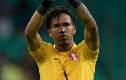 El arquero de la Selección de Perú fue ‘pillado’ saliendo de un motel con una joven de 21 años.