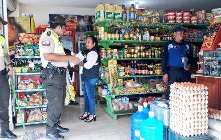 Operativos de control de precios de productos de primera necesidad, combustibles y tarifas de transporte público.
