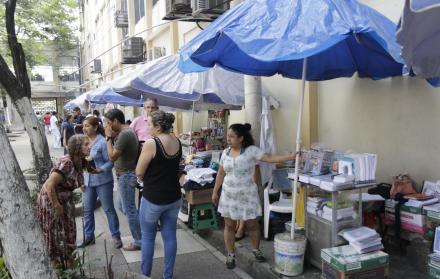 Vendedores. Hay 72 comerciantes agrupados en una asociación y dicen estar al día en el pago de arriendo.