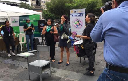 Activistas y voceros de las organizaciones se reunieron en la Plaza San Francisco, de Guayaquil.