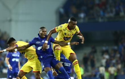 Emelec terminó en campo rival, pero no pudo concretar la del empate.