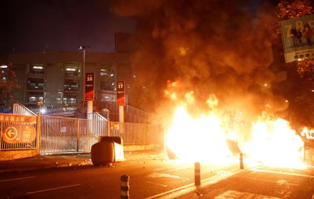 En los aledaños del Camp Nou, durante la celebración del partido, se registraron disturbios