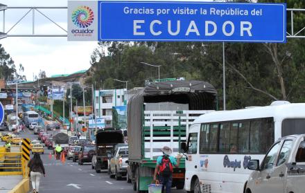 El puente internacional de Rumichaca es uno de los pasos fronterizos entre Ecuador y Colombia. 