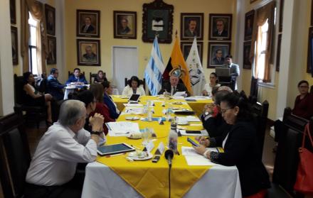 La Junta Consultiva se reunió en la vieja Casona Universitaria.