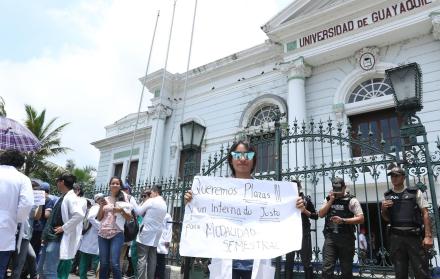 En mayo pasado se produjeron protestas en varias ciudades del país por la falta de plazas y reducción de los estipendios.