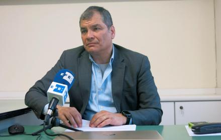 El expresidente, que durante su mandato rompió lazos con ese organismo al considerar que sus condiciones de crédito iban contra la soberanía, puso de relieve que “las políticas del Fondo son recesivas”.