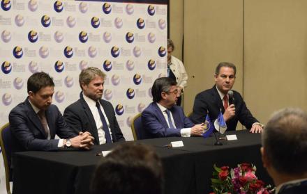 BID invest desembolsó préstamos millonario a Banco Guayaquil.