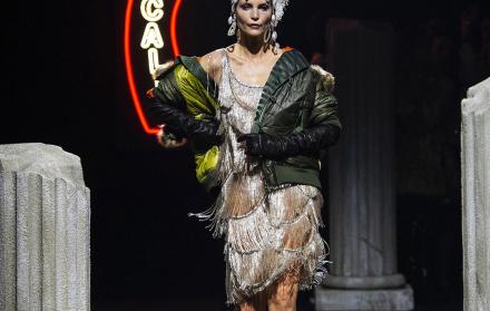 Moschino, una poesía entre la historia y la moda