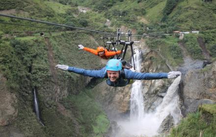 Referencial. El Ministerio de Turismo llevará un Registro de Turismo en el cual deberán inscribirse todos los prestadores de servicios turísticos que efectúen sus operaciones en el Ecuador.