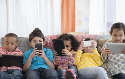 Los niños, también tentados al vicio de las redes sociales