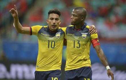 Ángel Mena y Énner Valencia, jugadores de la selección ecuatoriana.