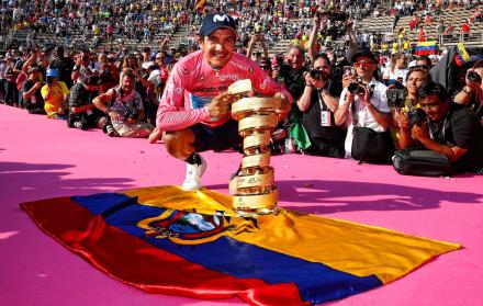 Campeón. Carapaz hizo historia al sacar 1 minuto y 5 segundos a su primer perseguidor, el italiano Vincenzo Nibali, y 2:30 al esloveno Primoz Roglic..