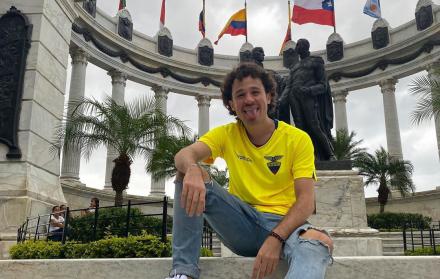 Antes de ser una figura pública, Luisito se dedicaba a trabajar en la sastrería de su abuelo.