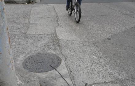 Situación. Los sumideros de la ciudadela 25 de Julio están taponados.
