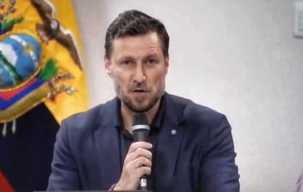 Arnaud Peral tiene 48 años y estudió en Francia. (EXTRA)