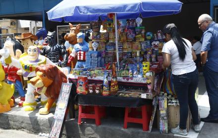Los operativos se extenderán en toda la ciudad de Guayaquil, para impedir la venta de camaretas artesanales y otros explosivos.