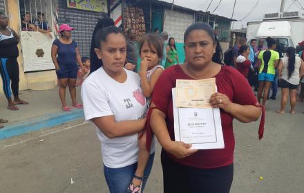 Natalia Panta y su hermana Viviana Quiñónez están en zozobra ante la posibilidad de que sean desalojadas.