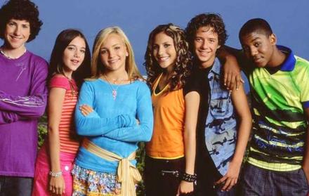 El elenco de la primera temporada de la serie: Chase, Nicole, Zoey, Dana, Logan y Michael.