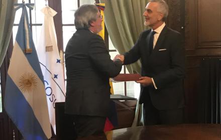 Representantes de Ecuador y Argentina en la III Reunión de Consultas Políticas.