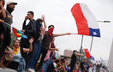 Chile cumple tres semanas de protestas con una masiva marcha en Santiago