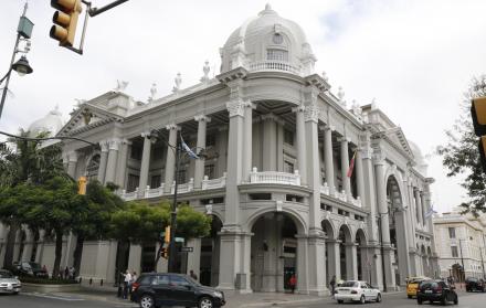Referencial. Fachada del Municipio de Guayaquil.