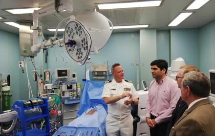 El vicepresidente de la República, Otto Sonnelhozner (d), agradeció a Estados Unidos por permitir que esta asistencia humanitaria beneficie a varias personas.